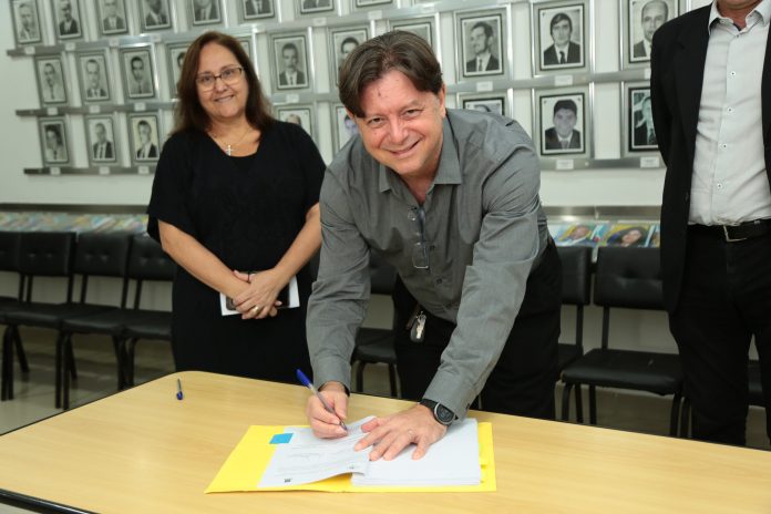 Coordenador do Centro de Documentação e Imagem da UFRRJ (CEDIM), professor Alexandre Fortes