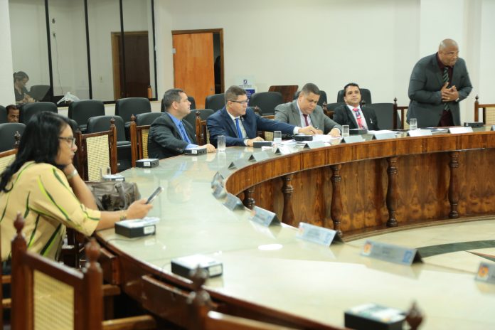 Vereadores em plenário