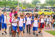 Rumo à bienal do livro: estudantes de Queimados visitam pela primeira vez evento literário