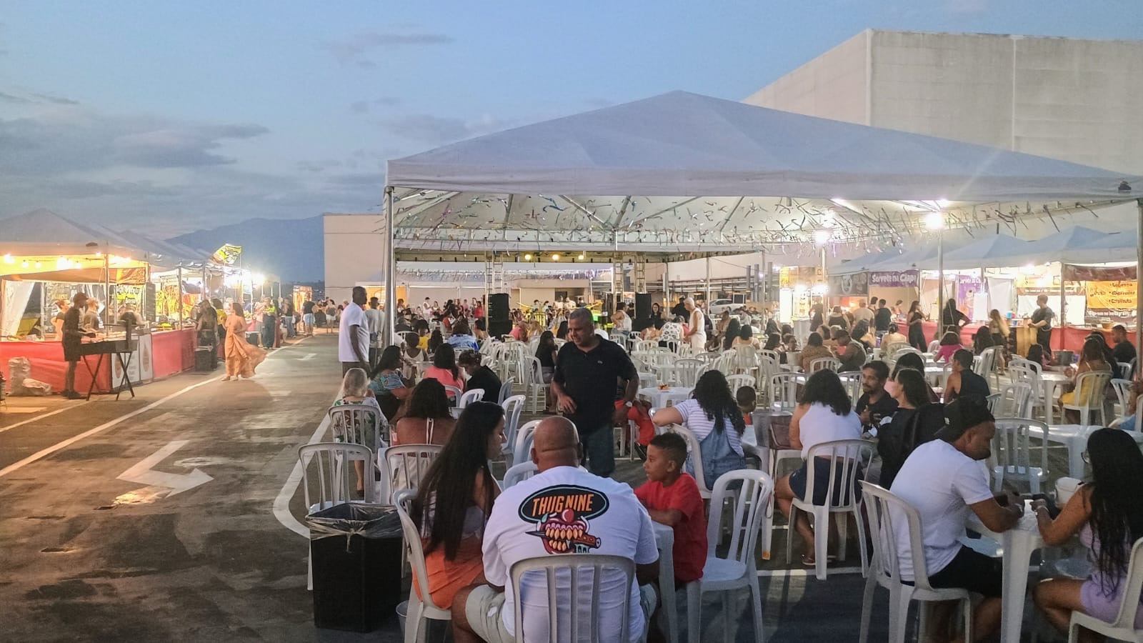 ESQUENTA DE CARNAVAL COM COMIDAS DE SUBÚRBIO NO TOPSHOPPING NO FIM DE SEMANA
