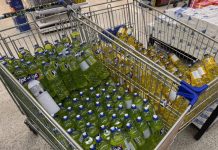 Fiscais do Procon-RJ realizam recolhimento de produtos da marca Ypê após determinação da Anvisa